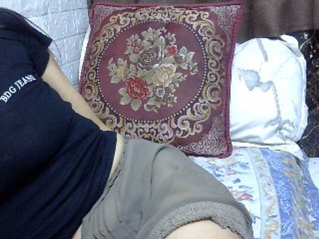 sweetmama17 live cam on BongaCams