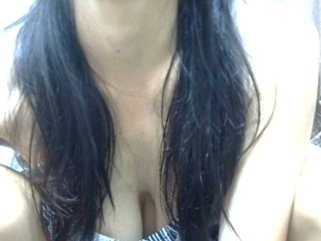 sweetmama17 live cam on BongaCams