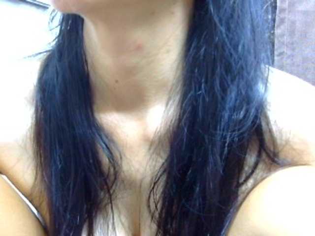 sweetmama17 live cam on BongaCams