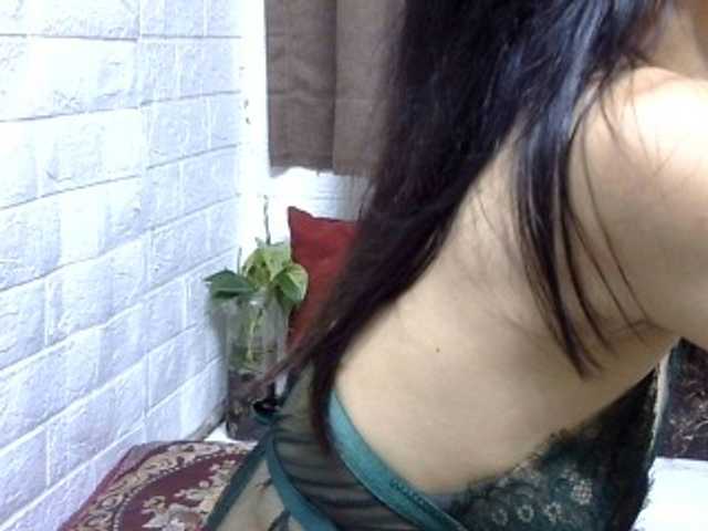 sweetmama17's BongaCams show and profile