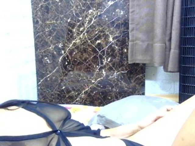 sweetmama17 live cam preview