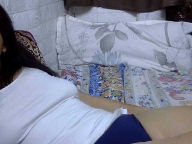 sweetmama17 live cam on BongaCams