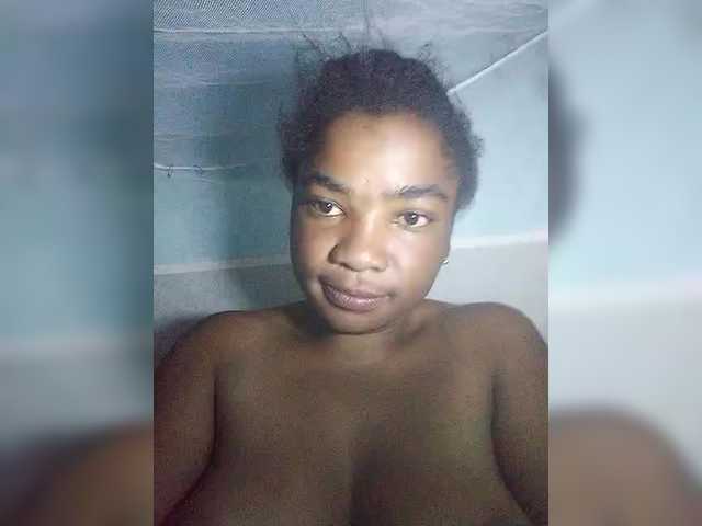 tryciah live cam on BongaCams