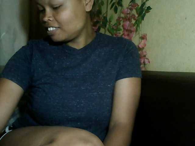 Pussy01lips live cam on BongaCams