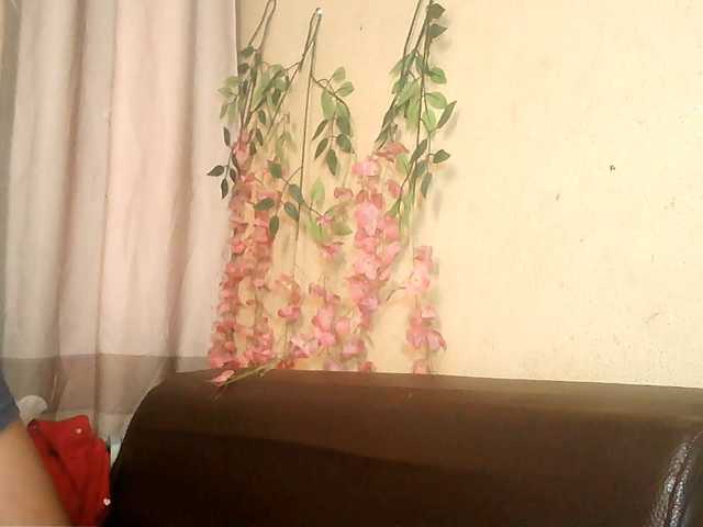 Pussy01lips, en directo ahora en BongaCams