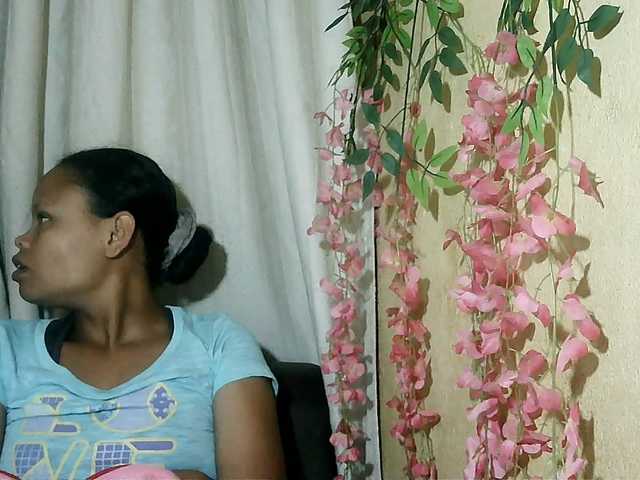 Pussy01lips live cam on BongaCams