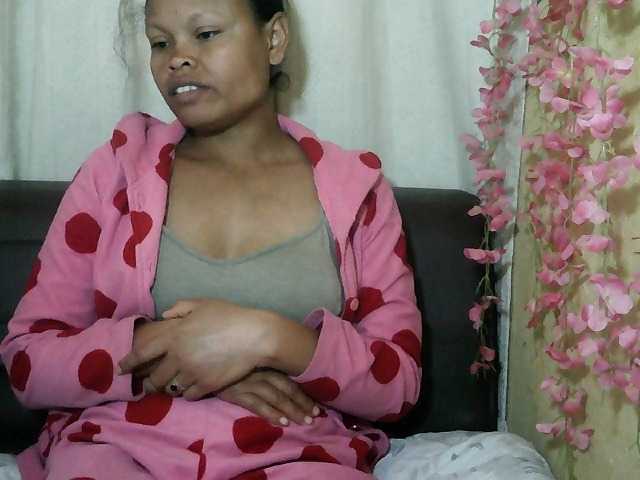 Pussy01lips live cam on BongaCams