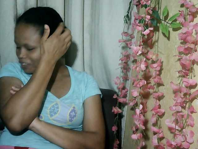 Pussy01lips live cam on BongaCams