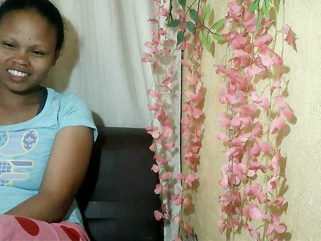 Pussy01lips live cam on BongaCams