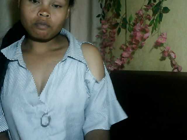 Pussy01lips live cam on BongaCams