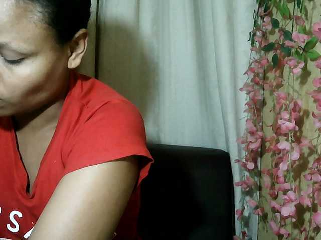 Pussy01lips live cam on BongaCams