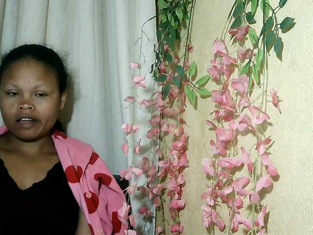 Pussy01lips live cam on BongaCams
