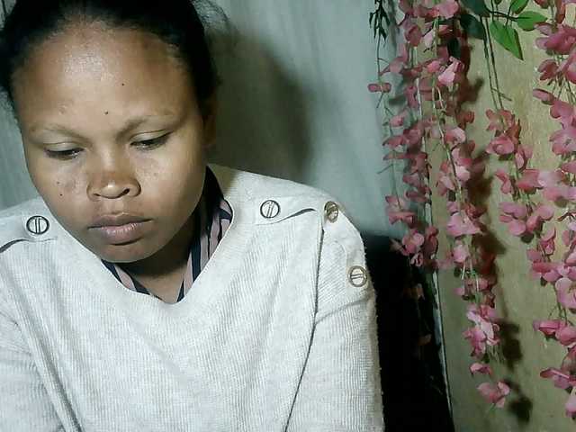 Pussy01lips live cam on BongaCams
