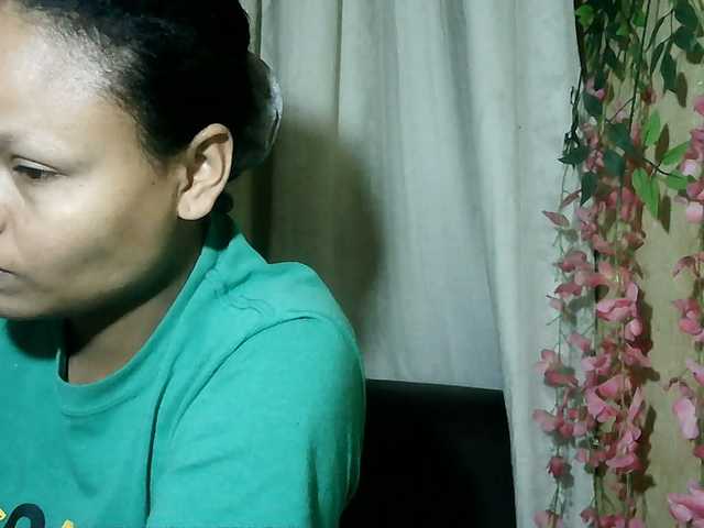 Pussy01lips live cam on BongaCams