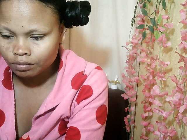 Pussy01lips live cam on BongaCams
