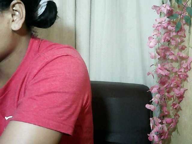 Pussy01lips live cam on BongaCams