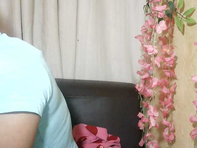 Pussy01lips live cam on BongaCams
