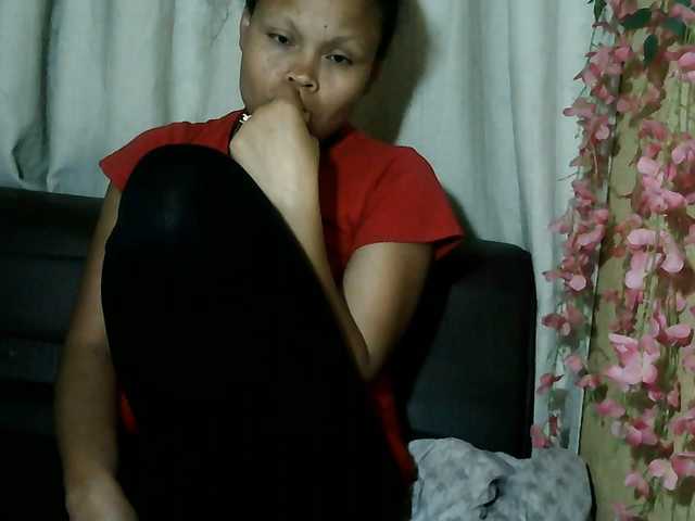 Pussy01lips live cam on BongaCams