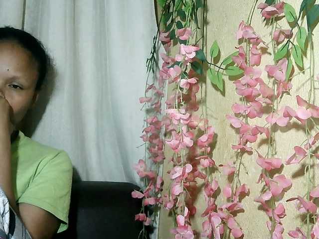 Pussy01lips live cam on BongaCams