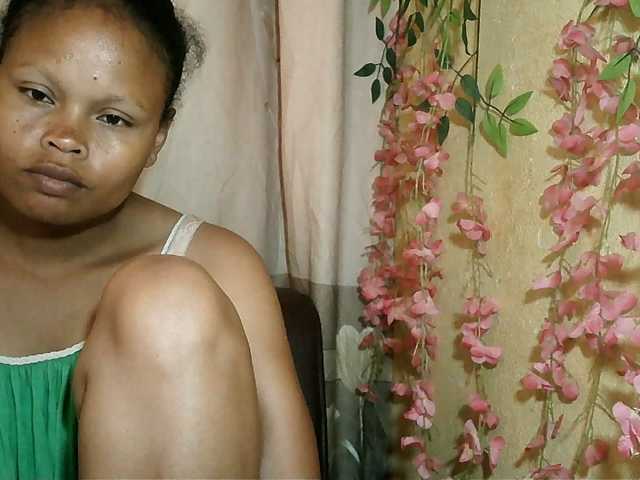 Pussy01lips live cam on BongaCams