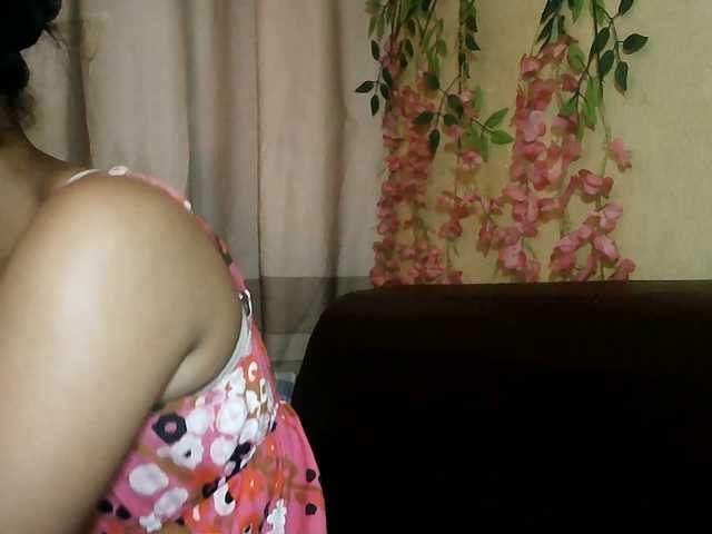 Pussy01lips live cam on BongaCams