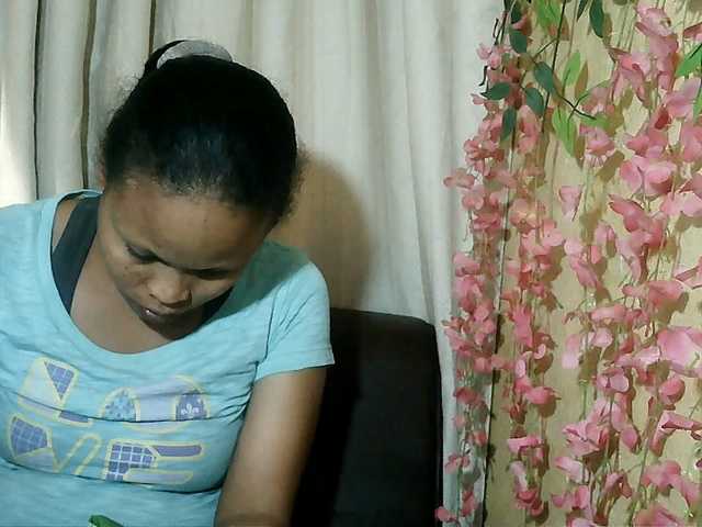 Pussy01lips live cam on BongaCams