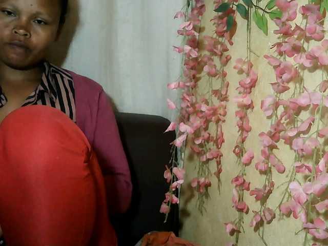 Pussy01lips live cam on BongaCams