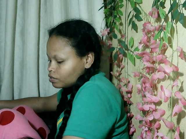 Pussy01lips live cam on BongaCams