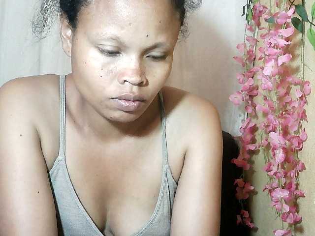 Pussy01lips's BongaCams show and profile