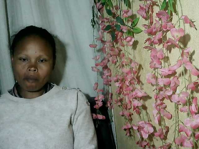 Pussy01lips live cam on BongaCams