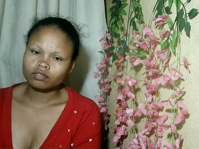 Pussy01lips live cam on BongaCams