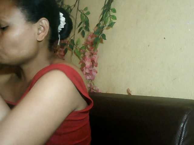 Pussy01lips live cam on BongaCams