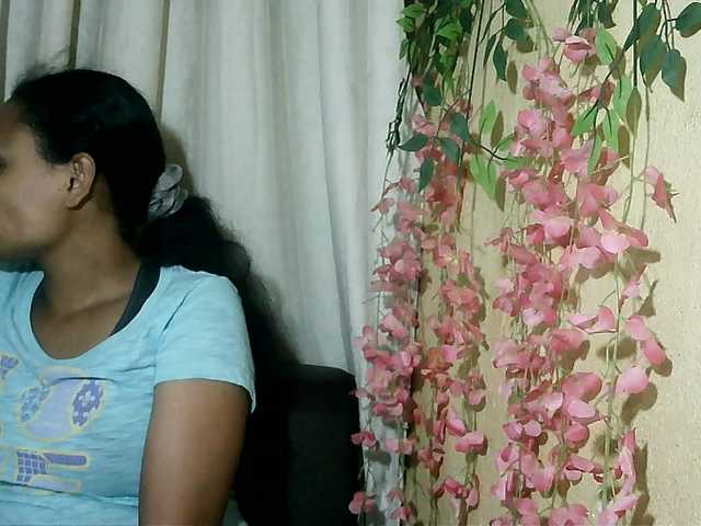 Pussy01lips live cam on BongaCams