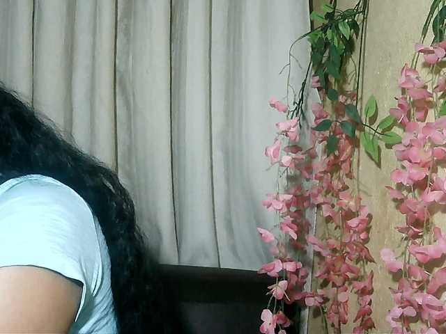 Pussy01lips live cam on BongaCams