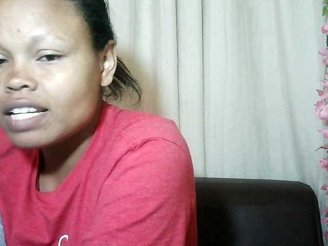 Pussy01lips live cam on BongaCams