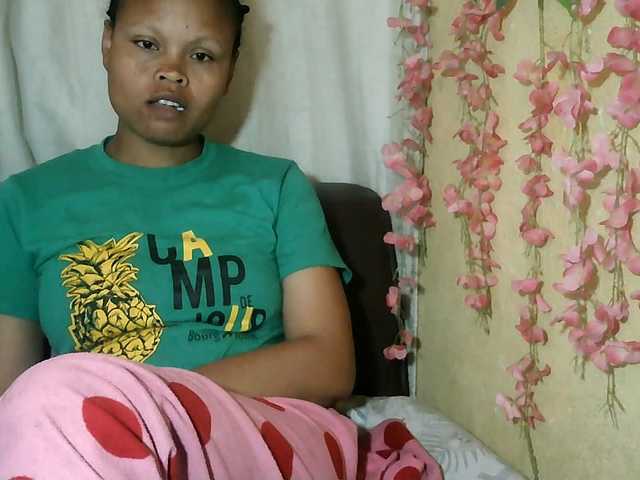 Pussy01lips live cam on BongaCams