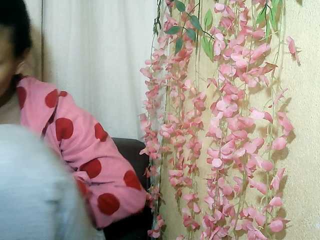 Pussy01lips live cam on BongaCams