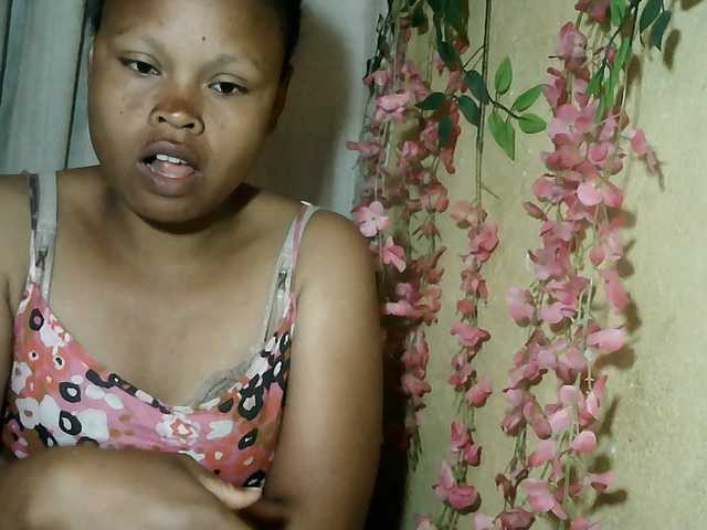 Pussy01lips live cam on BongaCams
