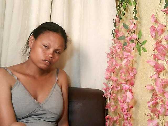 Pussy01lips's BongaCams show and profile