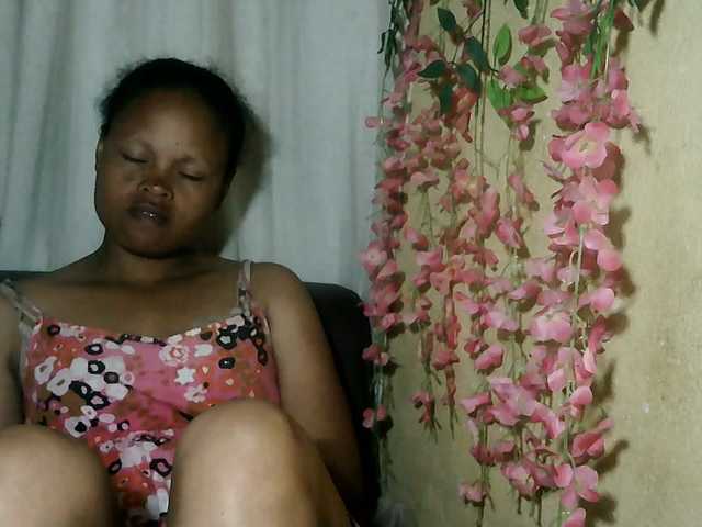 Pussy01lips live cam on BongaCams