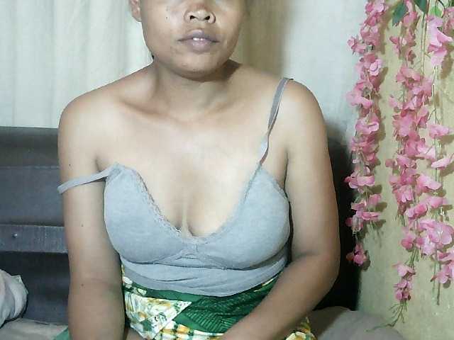 Pussy01lips's BongaCams show and profile