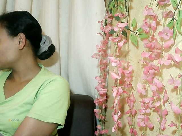 Pussy01lips live cam on BongaCams