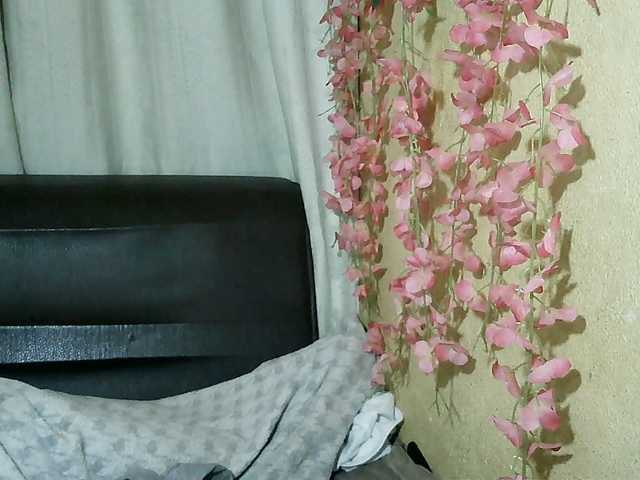 Pussy01lips live cam on BongaCams