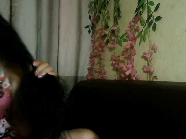 Pussy01lips live cam on BongaCams