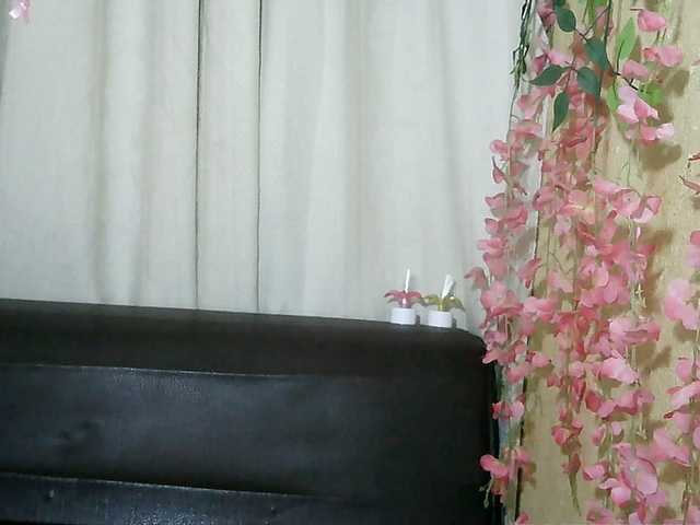 Pussy01lips live cam on BongaCams
