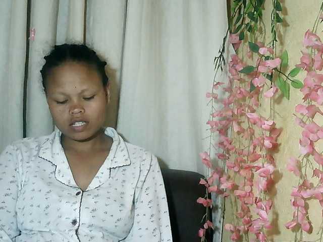 Pussy01lips live cam on BongaCams