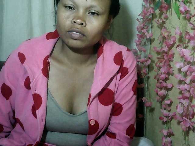 Pussy01lips live cam on BongaCams