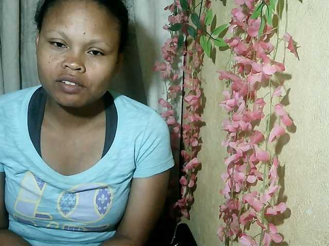 Pussy01lips live cam on BongaCams