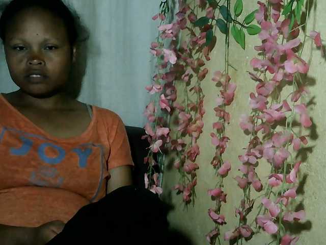 Pussy01lips live cam on BongaCams