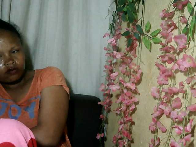 Pussy01lips live cam on BongaCams